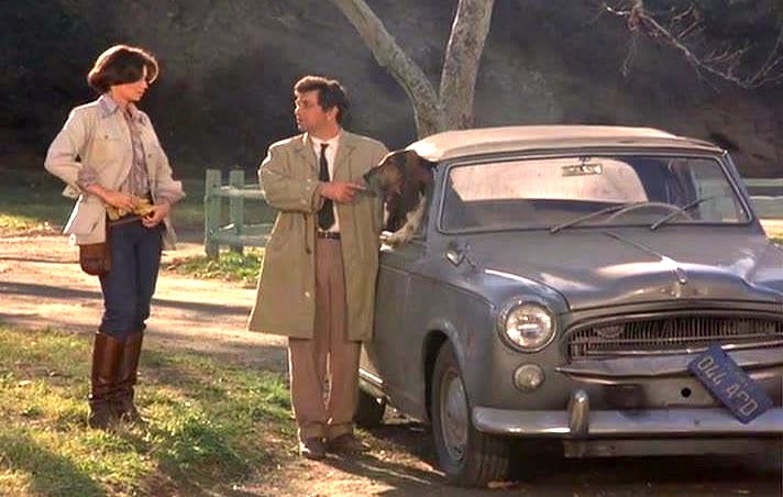 La Peugeot 403 de Columbo affiche les marques du temps jusque sur sa plaque avant