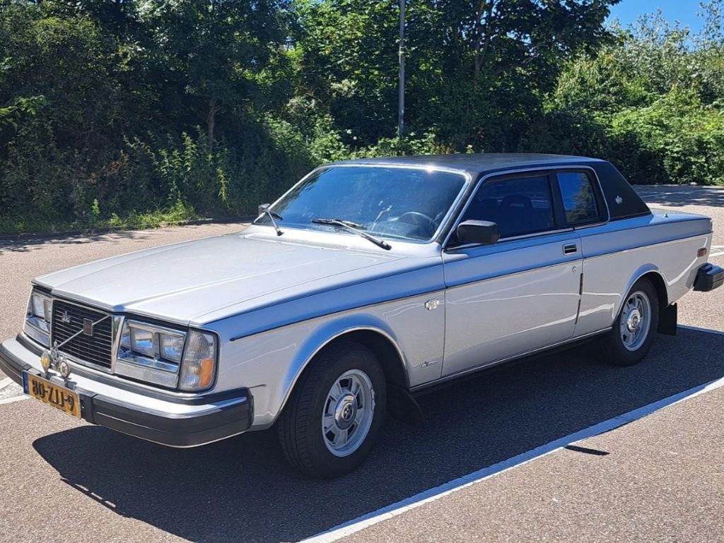 Volvo 262 C Bertone, élégant coupé suédois produit à la fin des années 1970