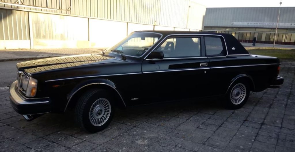 Volvo 262 Coupé Bertone de 1981 redécouverte après une longue période de stockage