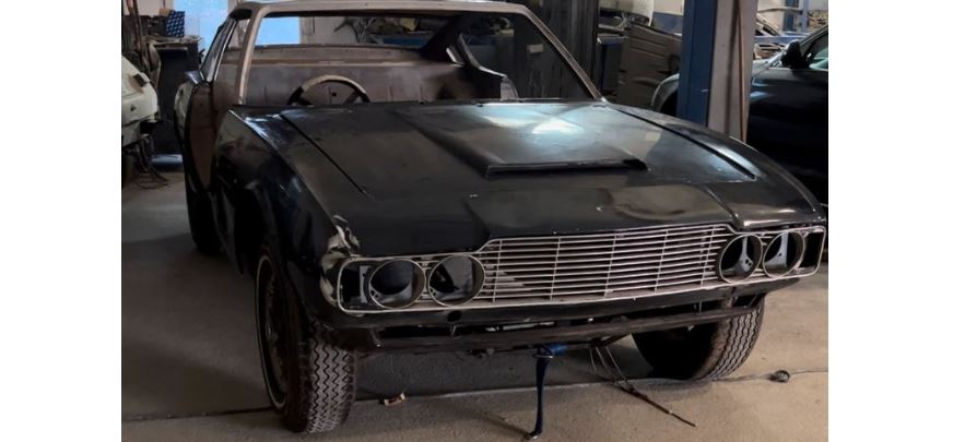 Aston Martin DBS 1969 à restaurer retrouvée lors d'une sortie de grange