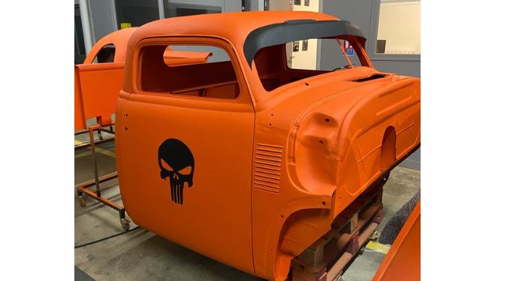 Carrosserie de Chevrolet 150 Pickup 1953 en cours de restauration