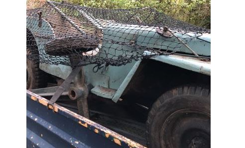 Jeep Willys de 1943 ancienne et complète retrouvée pour restauration