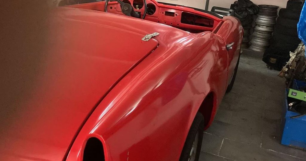 Volvo P1800 ES de 1972 nécessitant une restauration de carrosserie