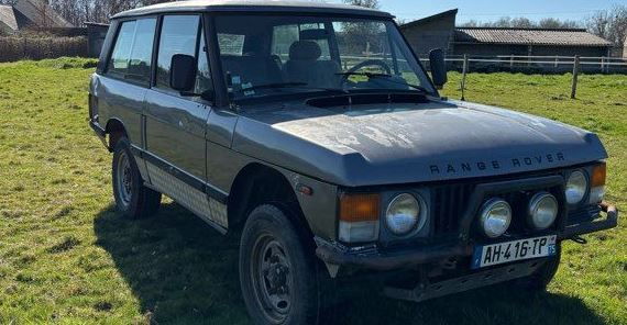 Range Rover Classic trois portes de 1983 découvert lors d’une sortie de grange