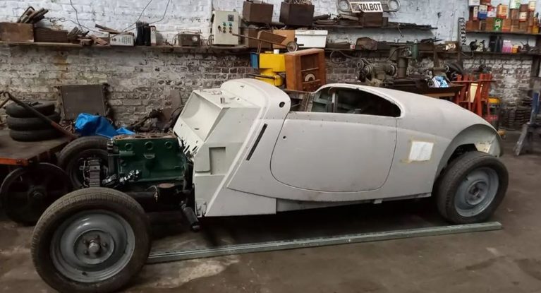 Mercedes-Benz 170 Roadster de 1938 retrouvée en sortie de grange