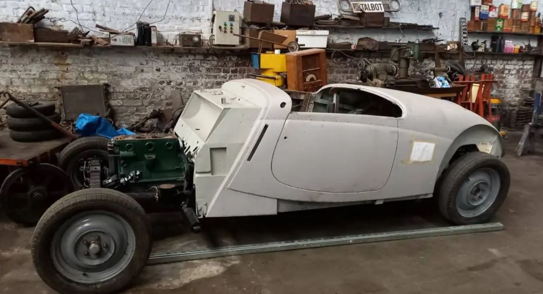 Mercedes-Benz 170 Roadster de 1938 retrouvée en sortie de grange