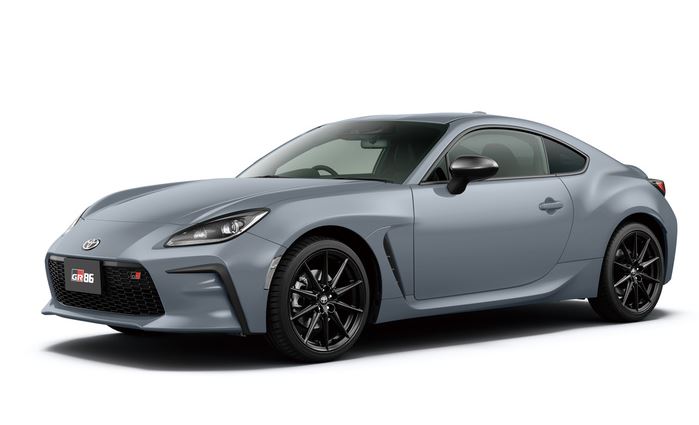 Toyota GR86 de profil illustrant les proportions de ce coupé sportif japonais