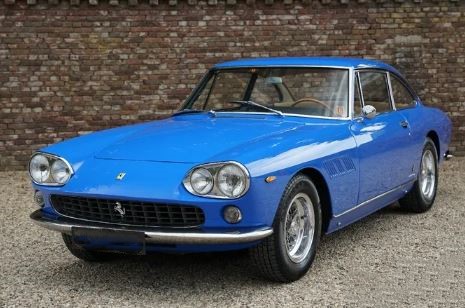 Ferrari 330 GT 2+2 ayant appartenu à John Lennon