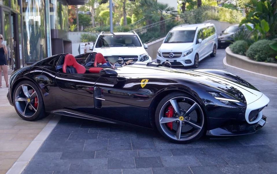 Ferrari Monza SP2 faisant partie des voitures de Max Verstappen