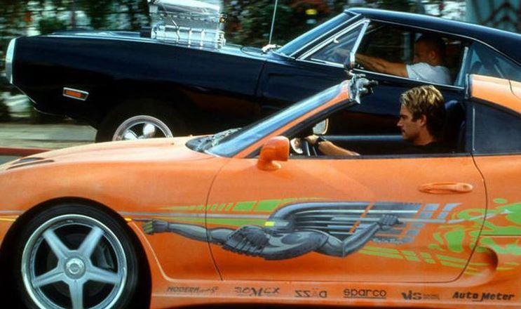 Toyota Supra de Brian O'Conner aux côtés de la Dodge Charger de Dominic Toretto