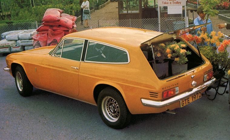 Reliant Scimitar GTE orange, break de chasse britannique à deux portes