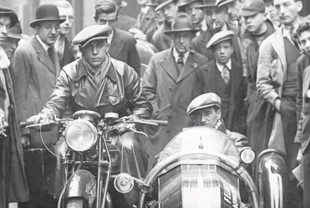Carlo Abarth lors du défi Vienne-Ostende contre l’Orient-Express en 1934