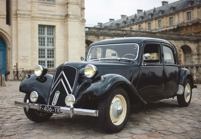 Citroën Traction Avant noire, modèle révolutionnaire lancé en 1934