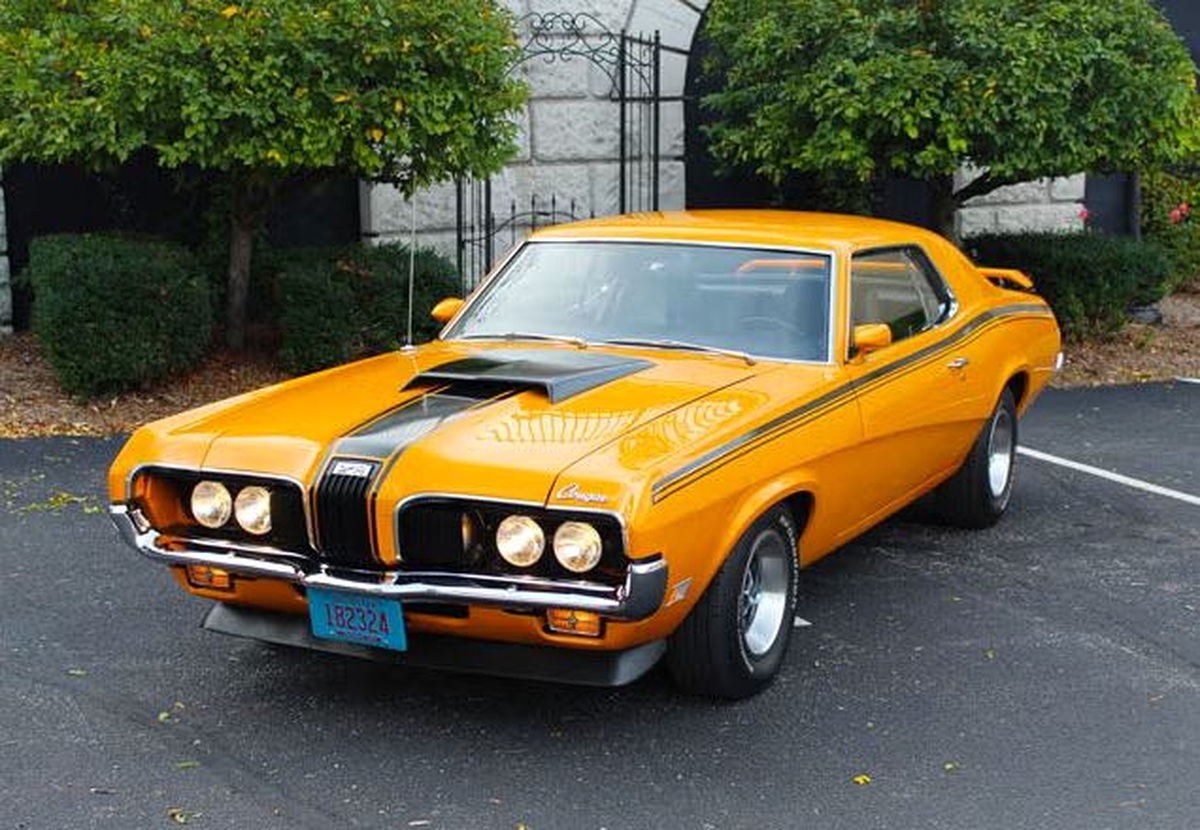Mercury Cougar Eliminator 1970 orange, modèle emblématique de la marque Mercury