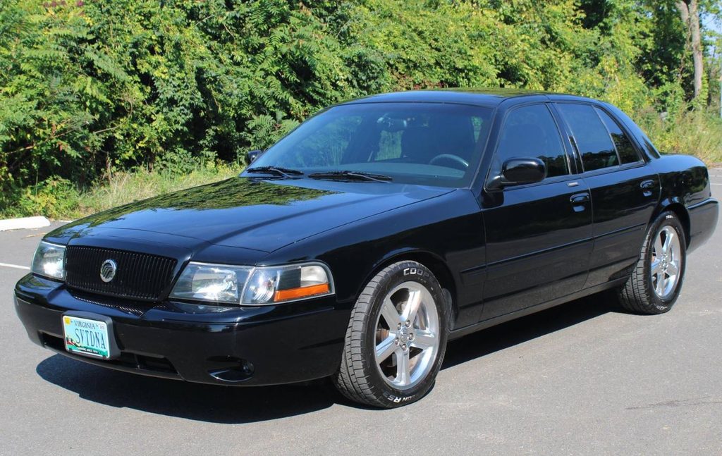 Mercury Marauder 2003 noire à moteur V8