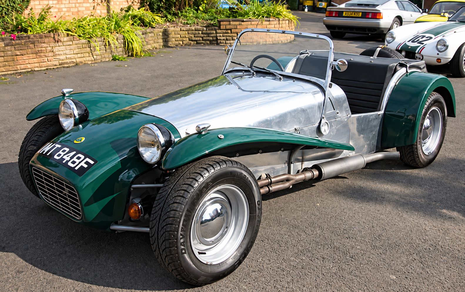 Lotus Seven verte et aluminium vue de trois quarts avant