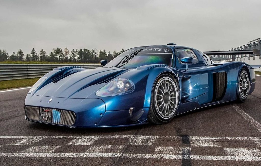 Maserati MC12 de compétition sur circuit