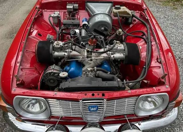 Moteur V4 Ford installé dans une Saab 96