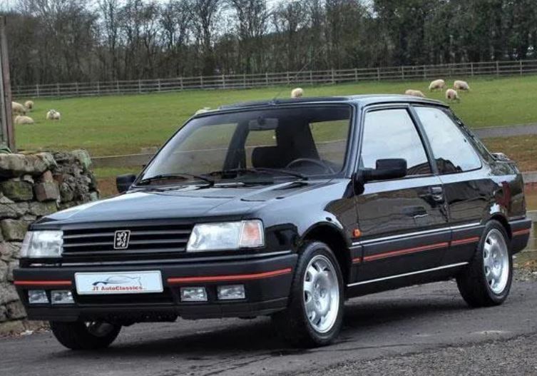 Peugeot 309 GTI 1.9 130 ch vue de trois-quarts avant