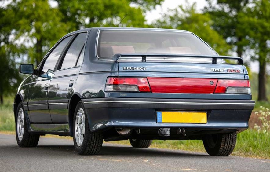 Peugeot 405 Mi16 vue arrière avec monogramme Mi16