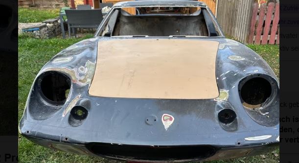 Lotus Europa de 1971 en cours de restauration avec carrosserie démontée