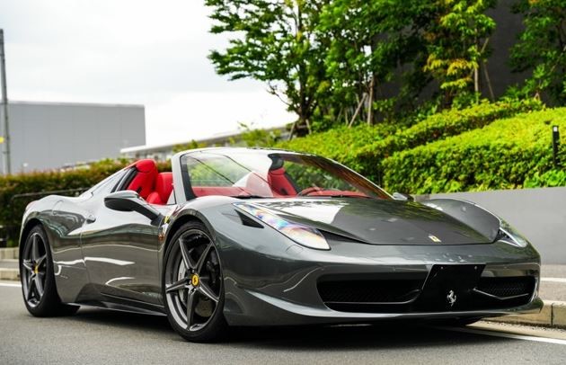Ferrari 458 Spider, l'une des voitures de LeBron James