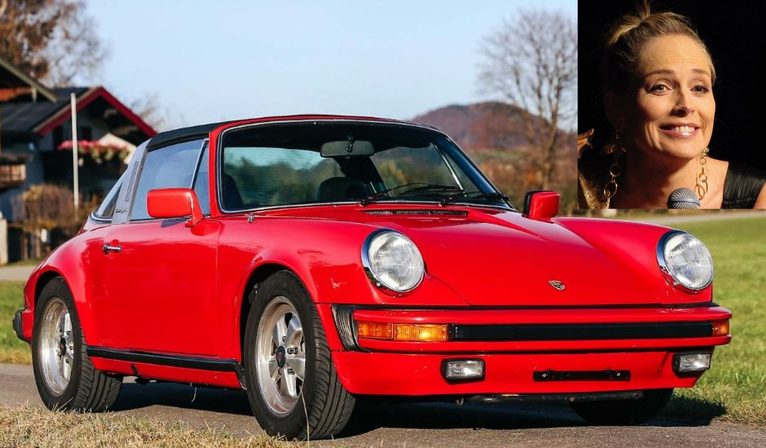 Porsche 911 Targa 1976 rouge ayant appartenu à Sharon Stone