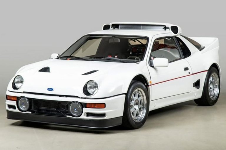 Ford RS200 routière produite pour l’homologation en Groupe B