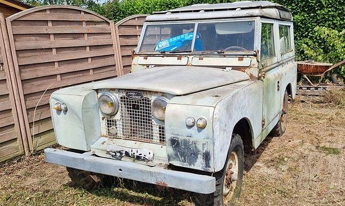 Land Rover Série II 1960 retrouvé lors d'une sortie de grange