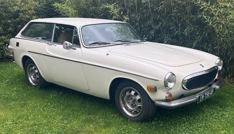 Volvo P1800 ES 1971 blanche proposée en sortie de grange