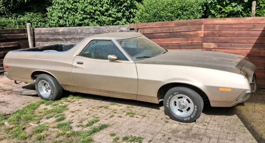 Ford Ranchero de 1972 à restaurer complètement